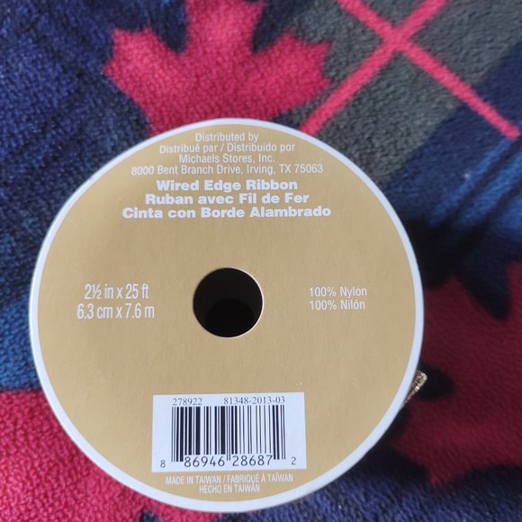 🌸 3 for $20 🌸 Gold Holiday Ribbon - Picture 4 of 4